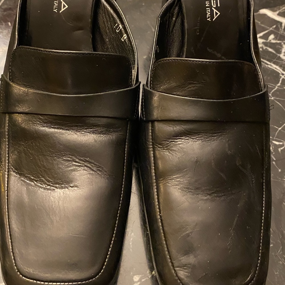 Women brand new Via Spiga black shoes